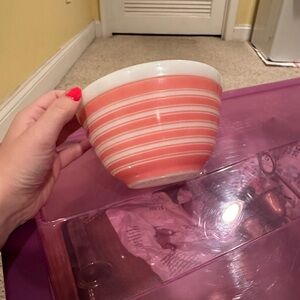 Rare Pyrex #401 Pink on White Rainbow Stripe 1.5pt Mixing Nesting Bowl